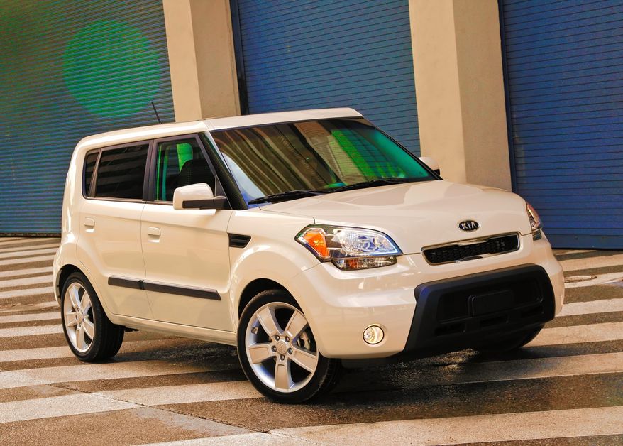 Constructed with more than 70 percent high-tensile-strength steel to enhance structural strength without adding a lot of weight, the Kia-engineered body achieves high torsional stiffness, benefiting handling, ride quality and refinement.