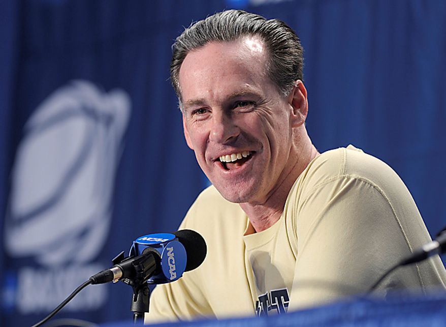 Pittsburgh head coach Jamie Dixon * file photo* (AP Photo)