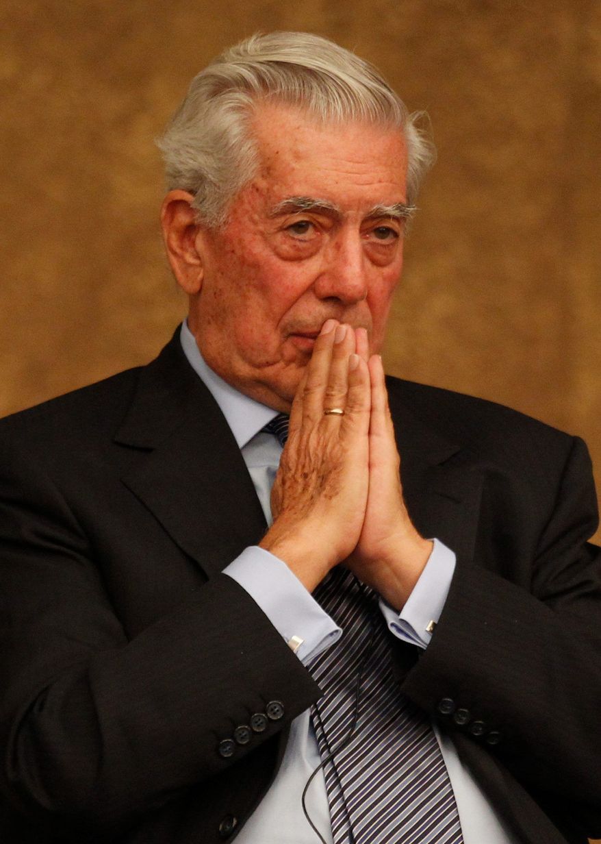 ASSOCIATED PRESS
Authoritarian government "corrupts all society," Peruvian Nobel literature
laureate Mario Vargas Llosa told students at a Shanghai school on Tuesday.