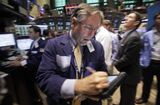 APTOPIX Wall Street_Live.jpg
