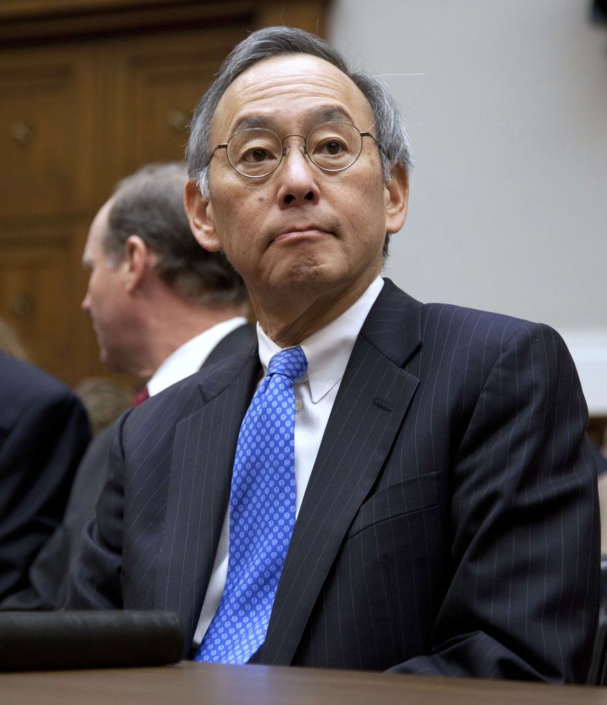 Energy Secretary Steven Chu testifies on Capitol Hill in Washington, Thursday, Nov. 17, 2011, before the House Oversight and Investigations subcommittee hearing on the Solyndra solar company loans. (AP Photo/Evan Vucci)
