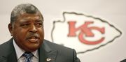 Chiefs Crennel Footba_Hasc.jpg