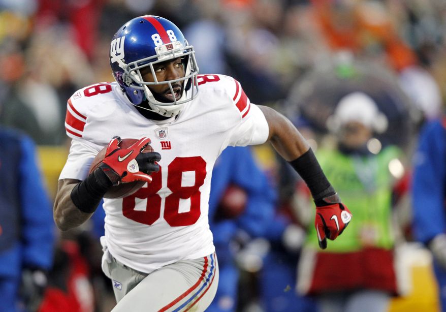Giants receiver Hakeem Nicks is expected to be sidelined up to three months after breaking his right foot at a team organized activity early Thursday., May 24, 2012. (AP Photo/Jeffrey Phelps, File)