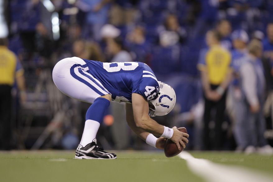 Justin Snow spent 12 seasons with the Indianpolis Colts before being released. The Washington Redskins signed him Tuesday. (AP Photo/Michael Conroy)