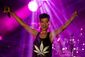 RIHANNA_WEB_20121120_0002