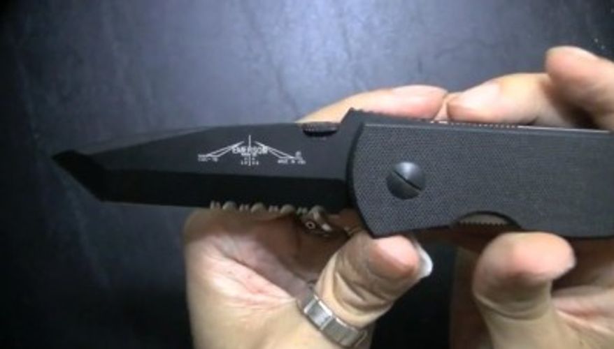 Frontal view of an Emerson CQC-7B, the model of knife apparently brought on the bin Laden mission. (image from TheOutdoorhub.com)