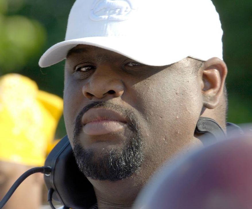 Ezra Cooper coached the D.C. Divas women's football team from 2001-2008. He died Oct. 26, 2013, at age 39. (D.C. Divas)