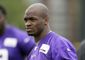 Vikings Peterson Foot_Lanc(1).jpg