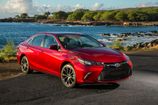 2015_Toyota_Camry_XSE_002.jpg
