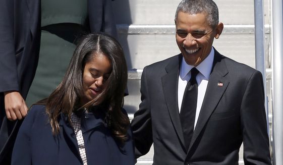 Malia_Obama_Driving_Lessons.JPEG-0785b_c0-128-3000-1876_s561x327.jpg