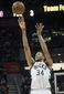 bucks_hawks_basketball_26592.jpg
