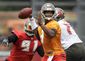 buccaneers_camp_football_17251.jpg