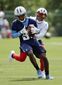 titans_camp_football_45110.jpg
