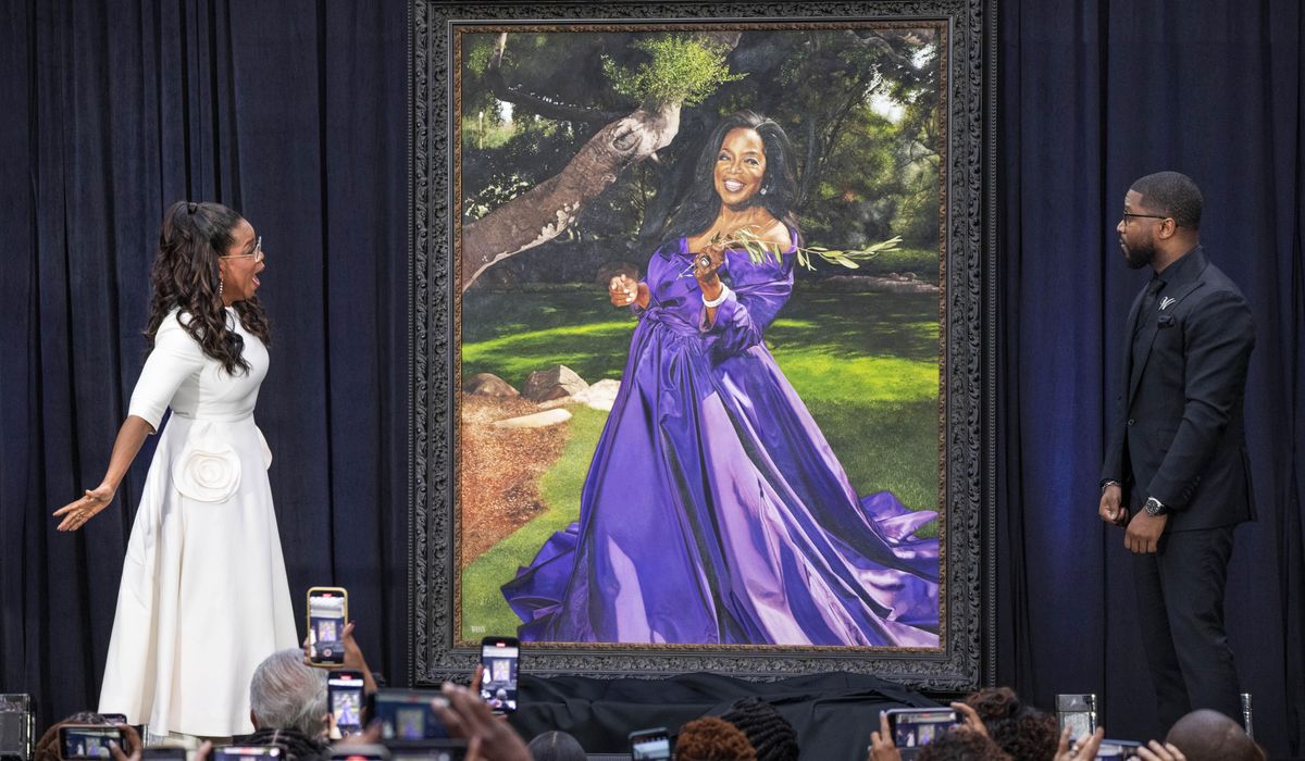 Oprah Winfrey portrait — featuring the color purple — unveiled at National Portrait Gallery Oprah Winfrey portrait — featuring the color purple — unveiled at National Portrait Gallery