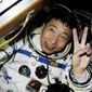 China&#39;s first astronaut, Yang Liwei, was jubilant after the capsule door was opened after his 21-hour space flight in October 2003. China could put someone on the moon within a decade.