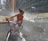 APTOPIX Hot Weather_Thir.jpg