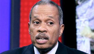 Juan Williams appearing on the &quot;Fox &amp; Friends&quot; television program in 2010. (AP Photo/Richard Drew) ** FILE **