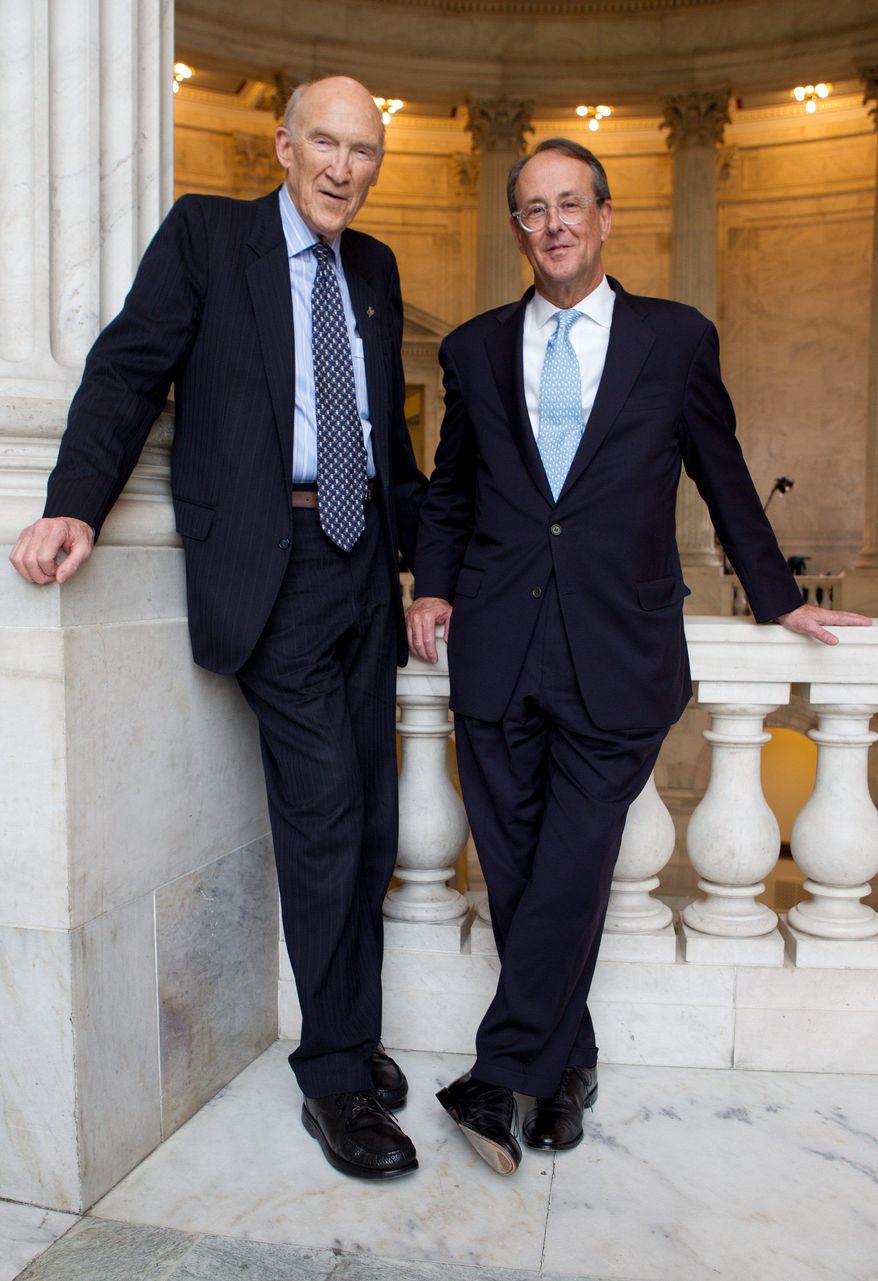 BLOOMBERG
Erskine Bowles (right) and Alan Simpson, co-chairmen of the president's deficit commission, challenged the panel's members to put aside partisan differences and agree to its tax and budget recommendations.