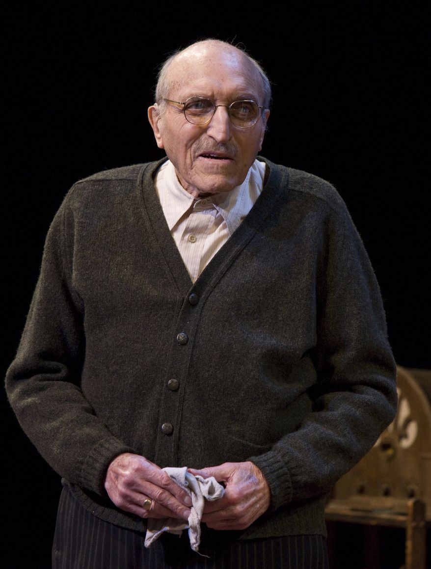 In this undated photo provided by Craig Schwartz, Len Lesser is shown. Lesser, 88, best known as Uncle Leo in the hit television show Seinfeld but also veteran of more than 500 film and television appearances and stage roles during his generation-spanning career, died on Wednesday, Feb. 16, 2011, in Burbank, Calif., of pneumonia related to cancer, it was announced by his family. (AP Photo/Craig Schwartz)