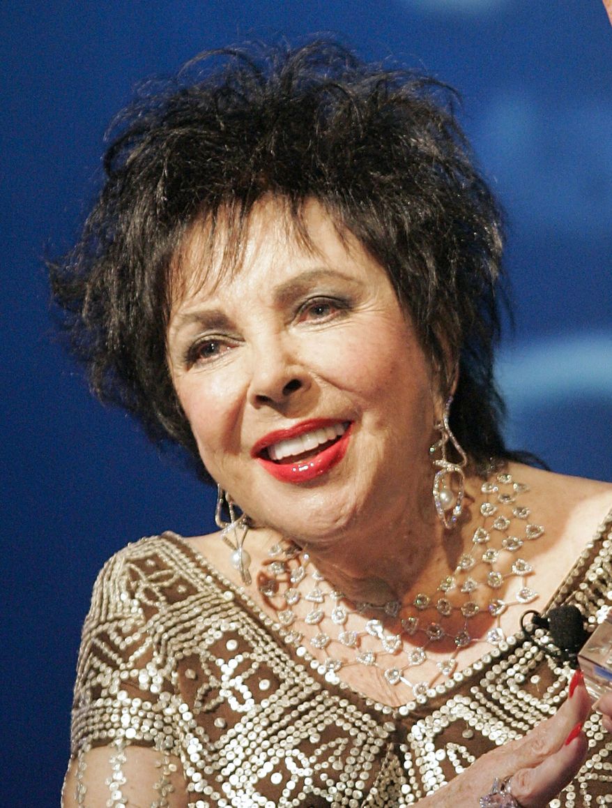 ** FILE ** In this Sept. 27, 2007, file photo, actress Elizabeth Taylor is shown at the Macy's Passport 2007 charity benefit in Santa Monica, Calif. (AP Photo/Dan Steinberg, File)