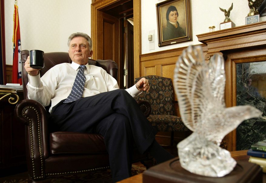** FILE ** Arkansas Gov. Mike Beebe. (Associated Press)
