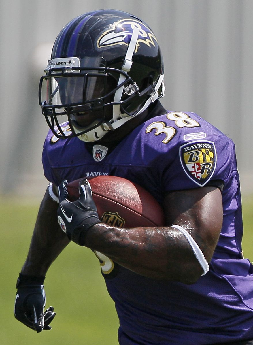 Baltimore Ravens running back Ricky Williams is expected to serve as backup to Ray Rice. He passed his physical and practiced with the Ravens for the first time Tuesday. (AP Photo/Patrick Semansky)
