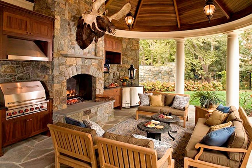 Photograph courtesy of Rill Architects Outdoor Kitchens
While a roof isn't required for an outdoor kitchen, it can provide protection from the elements.