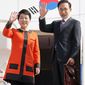 South Korean President Lee Myung-bak and first lady Kim Yoon-ok took off Tuesday for their five-day visit to the United States. (Associated Press)