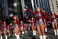 PARADE_02