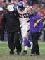 Vikings Redskins Foot_Hasc.jpg