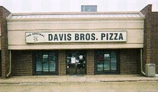It&#39;s politics heartland style. RIck Santorum final campaign stop Monday night before the Illinois primaries: Davis Brothers Pizza in East Peoria, founded in 1948.