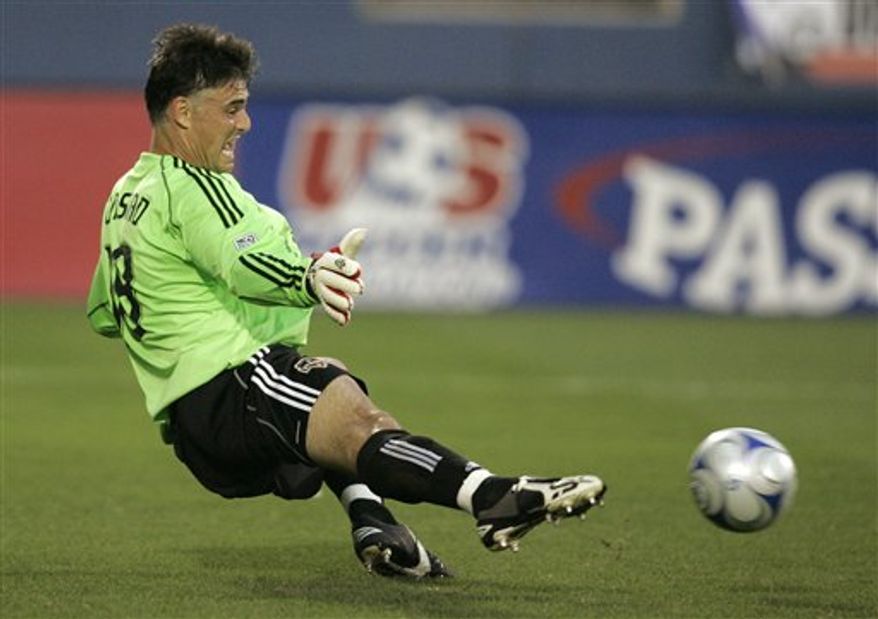 Pat Onstad, shown with the Houston Dynamo, has been an assistant coach with D.C. United for two seasons. He has the role of mentoring United's young goalies. (AP Photo/Tony Gutierrez)