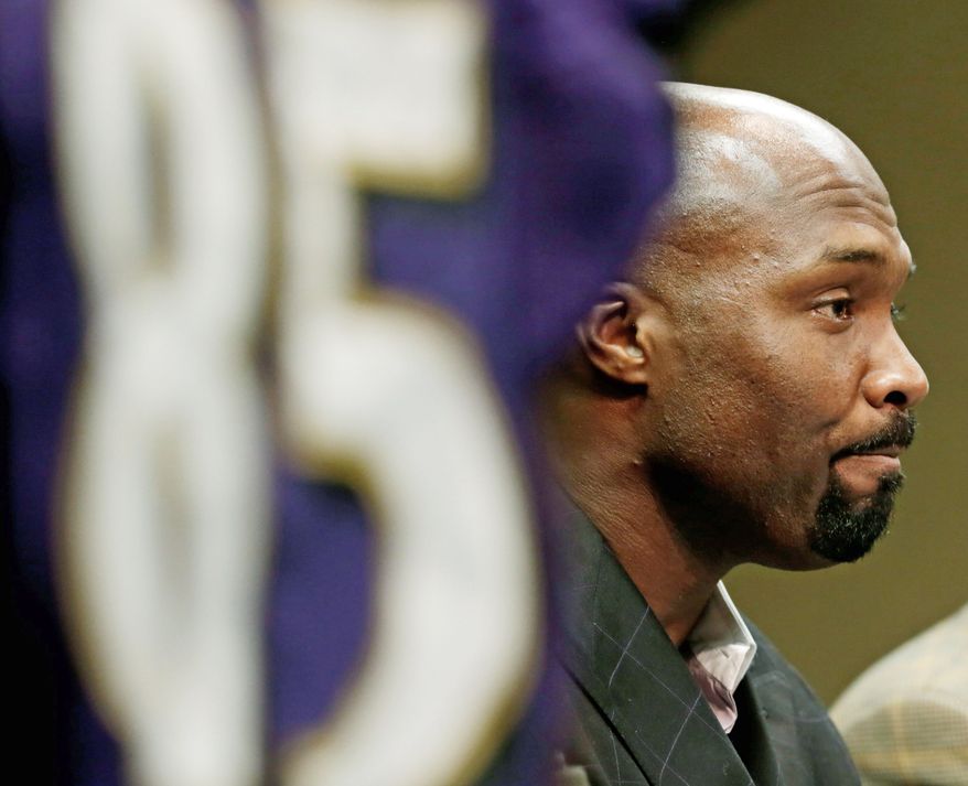 Former Baltimore Ravens wide receiver Derrick Mason announces his NFL retirement at a news conference at the team's practice facility in Owings Mills, Md., Monday, June 11, 2012. The 38-year-old Mason played 15 years professionally, six of them with Baltimore. (AP Photo/Patrick Semansky)