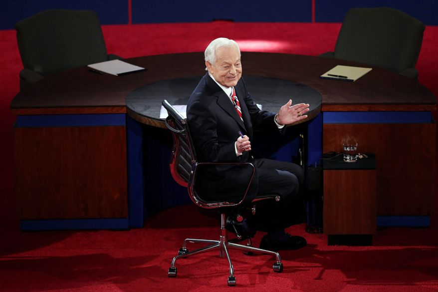 Moderator Bob Schieffer turns around to talk to the audience before the third presidential debate at Lynn University. (AP Photo/Pool, Win McNamee)