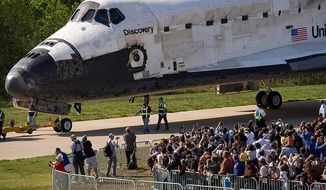Shuttle Discovery&#39;s official welcome