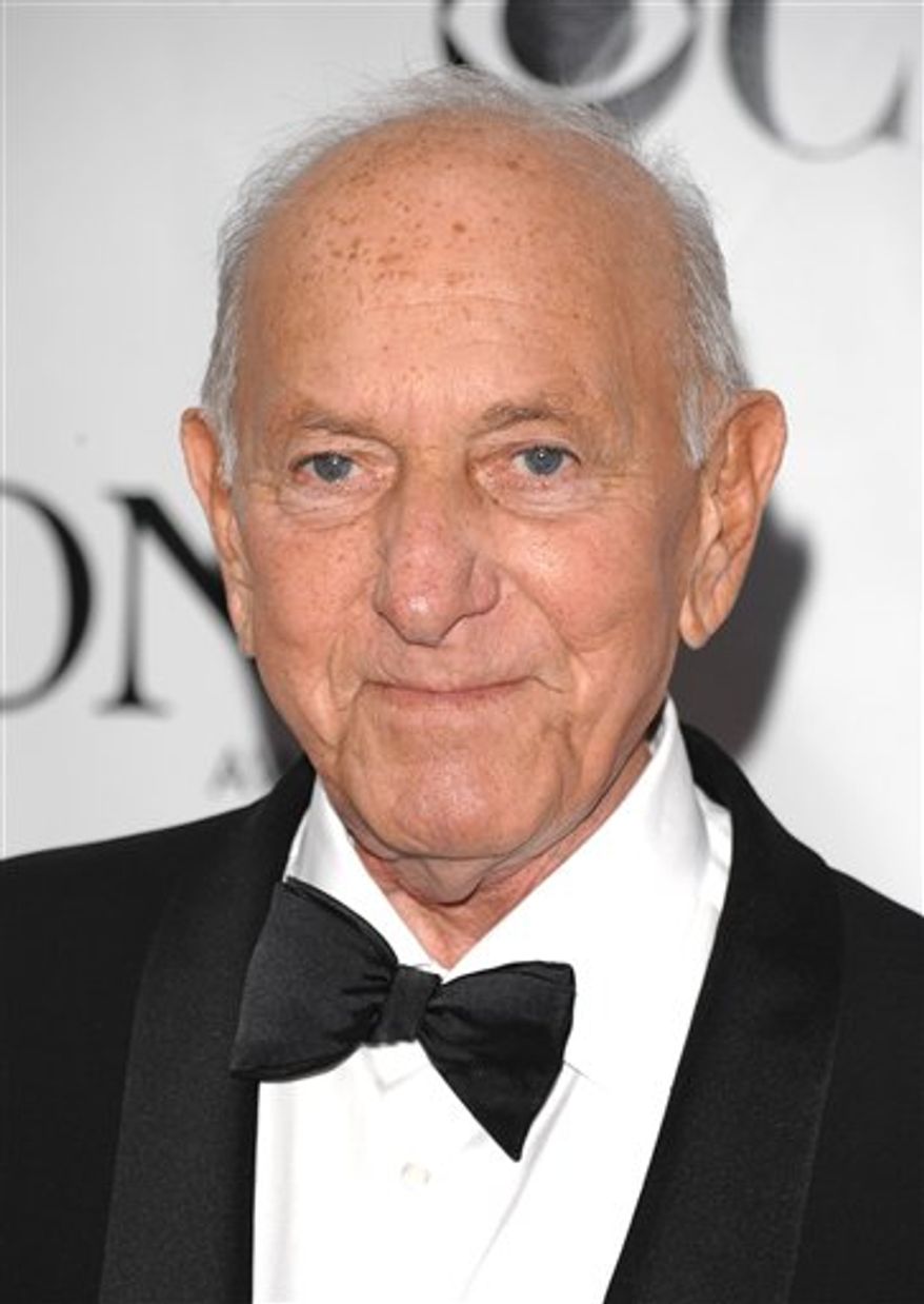**FILE** Jack Klugman arrives June 15, 2008, at the 62nd annual Tony Awards in New York. (Associated Press)