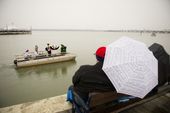 WATERSKI_SANTA122402