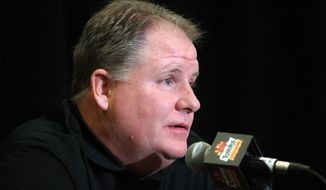 Oregon&#39;s Chip Kelly during media day for the Fiesta Bowl Monday, Dec. 31, 2012, in Scottsdale, Ariz.  Oregon will play Kansas State in the Fiesta Bowl Jan. 3. (AP Photo/Paul Connors)
