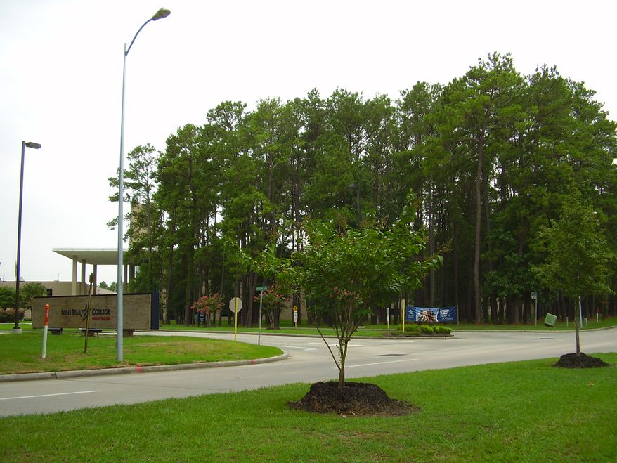** FILE ** Lone Star Community College campus in North Harris County, Texas.