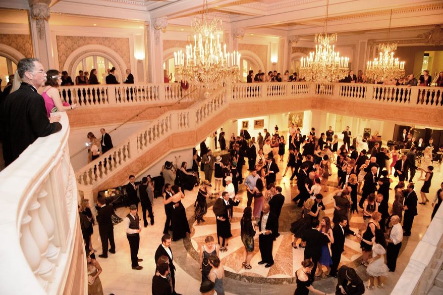 The International Club of DC Great Gatsby Ball presented with the National Museum of Women in the Arts.