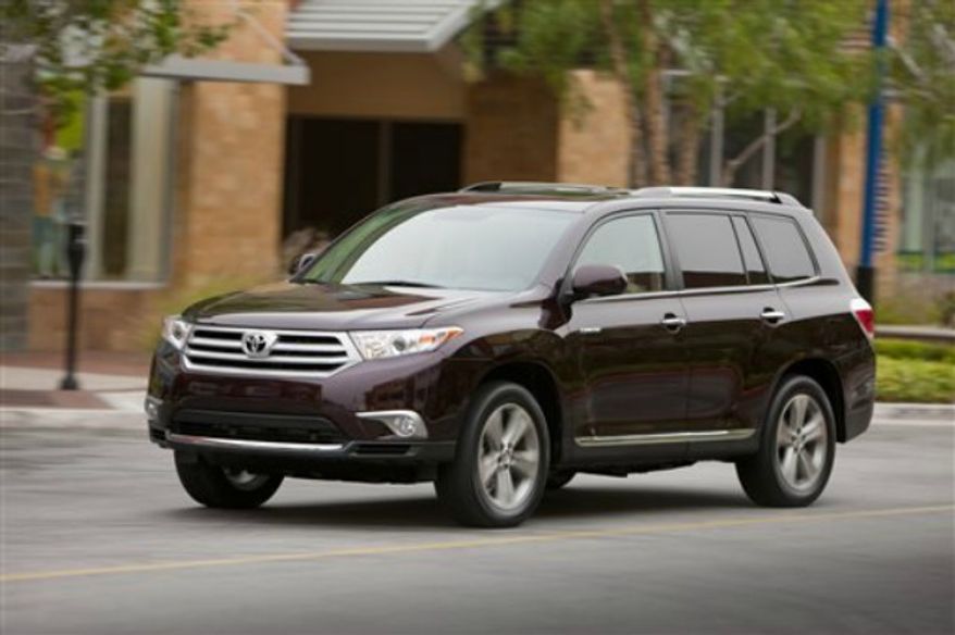 ** FILE ** 2013 Toyota Highlander (Associated Press)