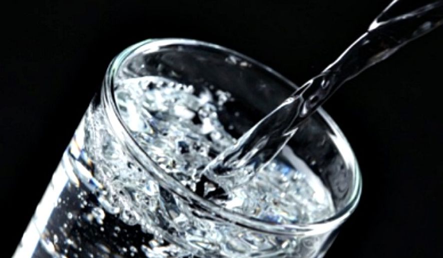A glass of water. (http://www.freepik.com)