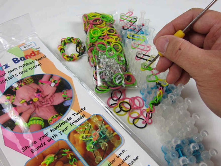 Courtesy of rainbowloom.com