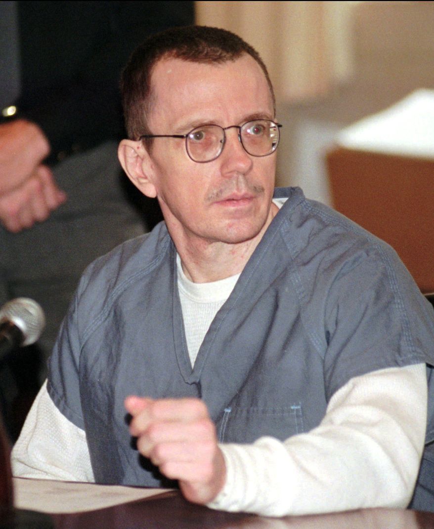 ** FILE ** In this Monday, Oct. 19, 1998, file photo, Joseph Paul Franklin sits in Hamilton County Common Pleas Court where jury selection was set to begin in his murder trial in Cincinnati. (AP Photo/Al Behrman, File)