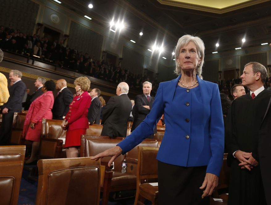 U.S. Department of Health and Human Services Secretary Kathleen Sebelius arrives before President Barack Obama's State of the Union speech on Capitol Hill in Washington, January 28, 2014. REUTERS/Larry Downing (UNITED STATES - Tags: POLITICS)