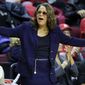 Rutgers coach C. Vivian Stringer reacts to play during the first half of her team&#39;s NCAA college basketball game against Louisville on Tuesday, Jan. 28, 2014, in Piscataway, N.J. Louisville won 80-71.(AP Photo/Mel Evans)