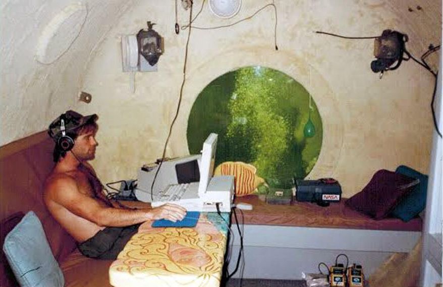 This photo provided by the Marine Resources Development Foundation shows, Richard Presley enjoying downtime inside the Jules Undersea Lodge, Thursday Feb. 20, 2014, where he set the world record for living in an underwater habitat in 1992 at 69 days and 19 minutes. (AP Photo/Marine Resources Development Foundation)