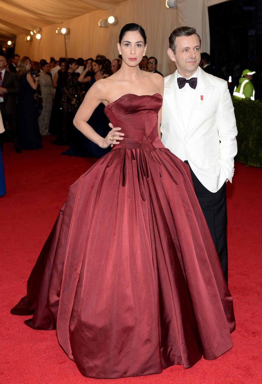 Sarah Silverman, left, and Michael Sheen attend The Metropolitan Museum of Art's Costume Institute benefit gala celebrating "Charles James: Beyond Fashion" on Monday, May 5, 2014, in New York. (Photo by Evan Agostini/Invision/AP)