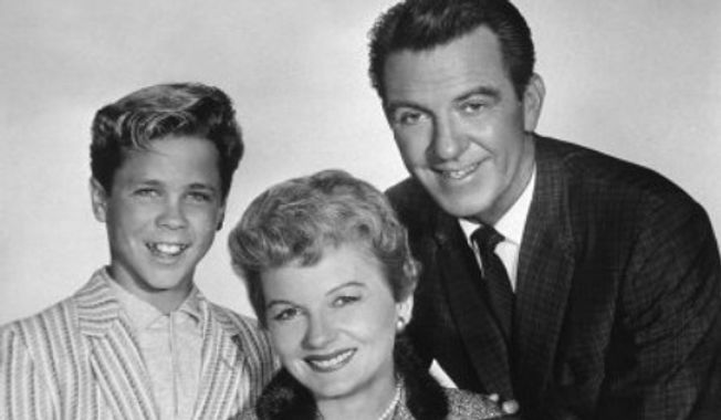 The cast from the 1950s hit TV show &#x27;Leave it to Beaver.&#x27; ** FILE **