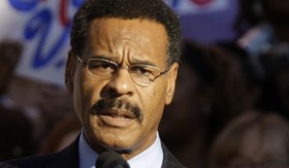 Missouri Democratic U.S. Rep. Emanuel Cleaver speaks at a rally in Kansas City, Missouri, in this Oct. 1, 2008, file photo. Federal investigators are looking into what appears to have been an early morning attempt Thursday, Sept. 11, 2014, to firebomb Cleaver&#39;s Missouri office. (AP Photo/Charlie Riedel, File)